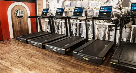 ジムエリア トレーニングマシン トレッドミル イメージ