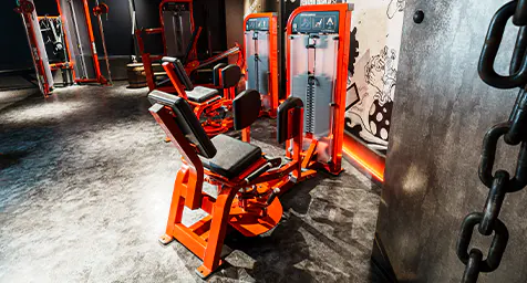 ジムエリア トレーニングマシン ヒップアブダクション イメージ